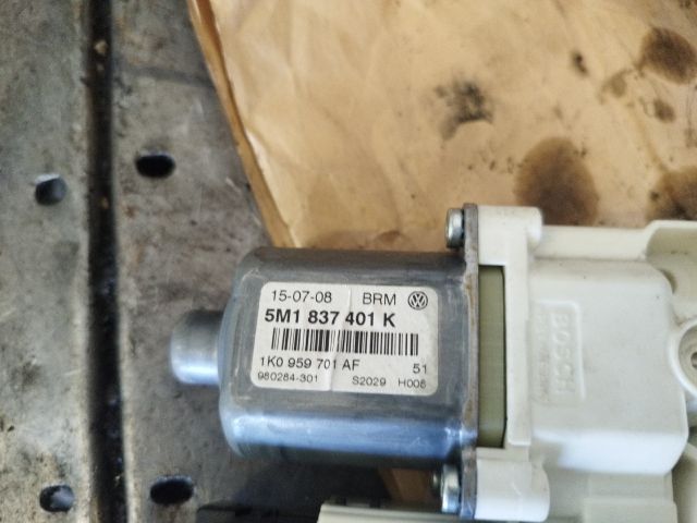 bontott VW GOLF PLUS Bal első Ablakemelő Motor