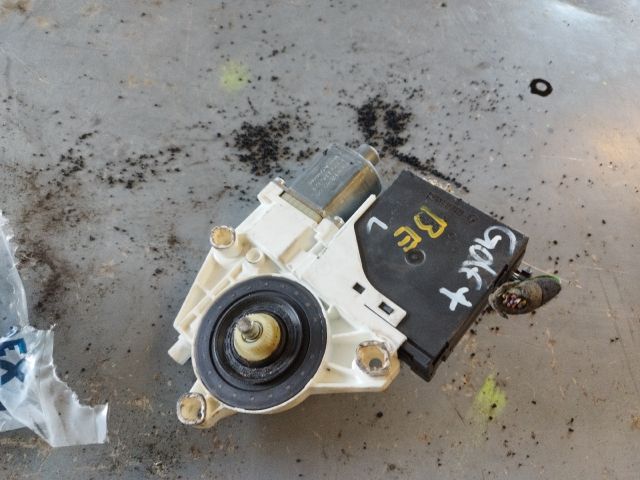 bontott VW GOLF PLUS Bal első Ablakemelő Motor