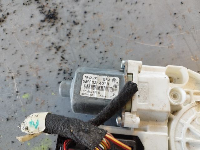 bontott VW GOLF PLUS Bal első Ablakemelő Motor