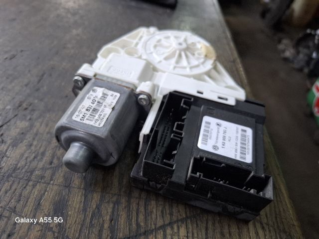 bontott VW GOLF PLUS Bal első Ablakemelő Motor