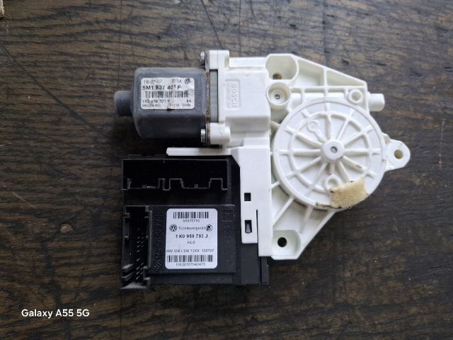 bontott VW GOLF PLUS Bal első Ablakemelő Motor