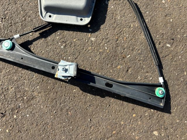 bontott VW GOLF PLUS Bal első Ablakemelő Szerkezet (Elektromos)