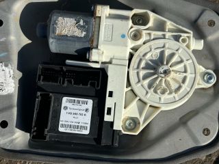 bontott VW GOLF PLUS Bal első Ablakemelő Szerkezet (Elektromos)