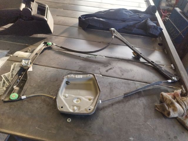 bontott VW GOLF PLUS Bal első Ablakemelő Szerkezet (Elektromos)