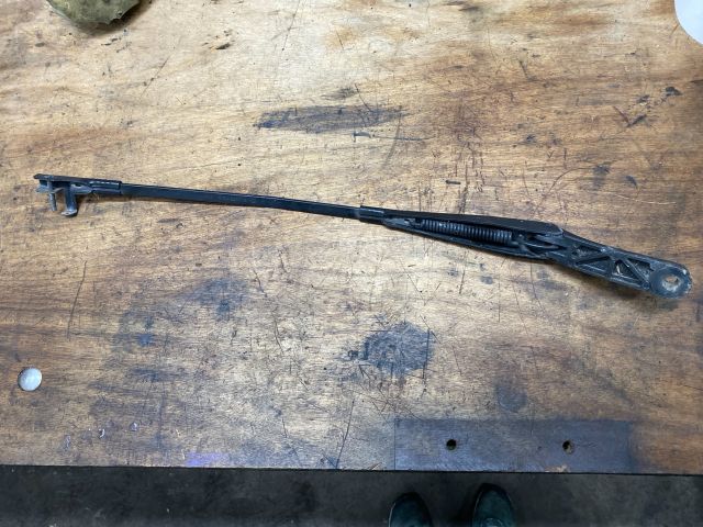 bontott VW GOLF PLUS Bal első Ablaktörlő Kar