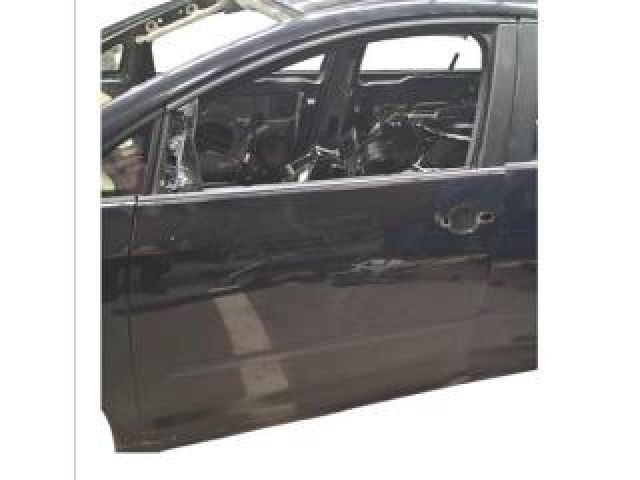 bontott VW GOLF PLUS Bal első Ajtó (Üres lemez)