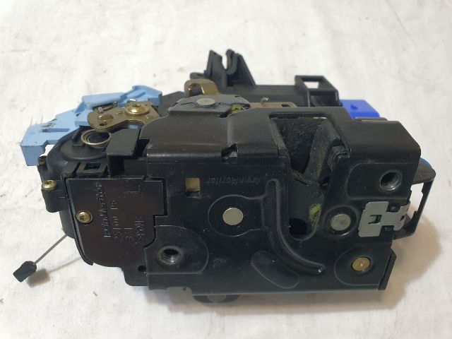 bontott VW GOLF PLUS Bal első Ajtózár