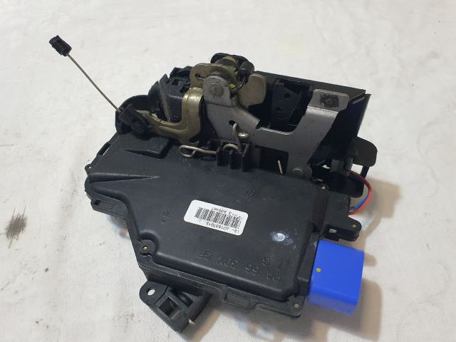 bontott VW GOLF PLUS Bal első Ajtózár