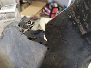 bontott VW GOLF PLUS Bal első Első Dobbetét (Kerékjárati, Műanyag)