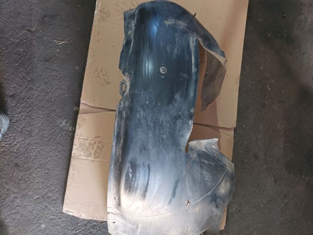 bontott VW GOLF PLUS Bal első Hátsó Dobbetét (Kerékjárati, Műanyag)