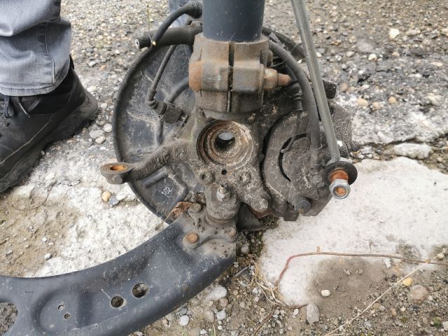 bontott VW GOLF PLUS Bal Gólyaláb Csonkállvánnyal