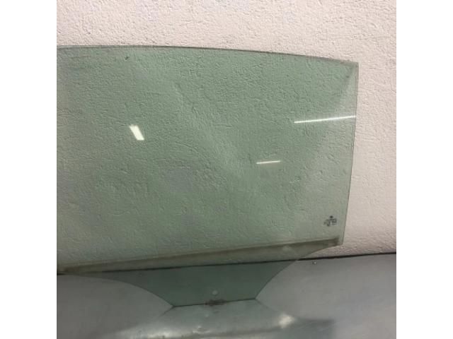 bontott VW GOLF PLUS Bal hátsó Ablak