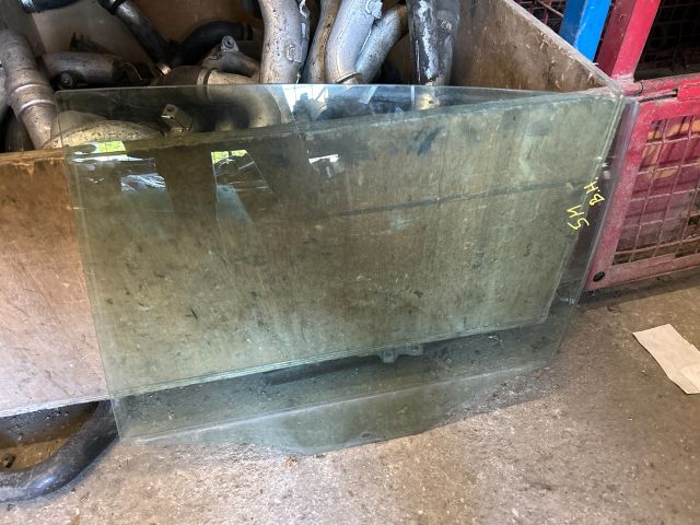 bontott VW GOLF PLUS Bal hátsó Ablak