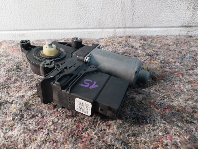 bontott VW GOLF PLUS Bal hátsó Ablakemelő Motor