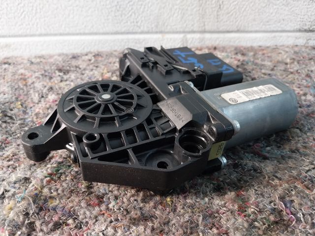 bontott VW GOLF PLUS Bal hátsó Ablakemelő Motor