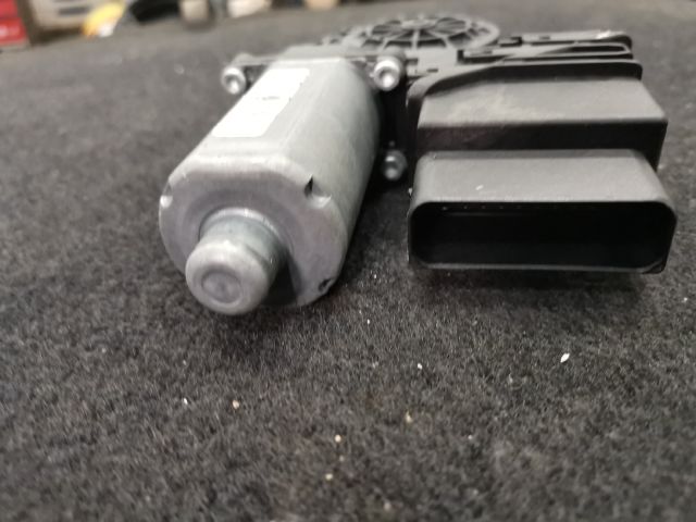 bontott VW GOLF PLUS Bal hátsó Ablakemelő Motor