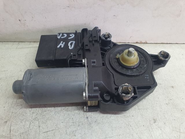 bontott VW GOLF PLUS Bal hátsó Ablakemelő Motor