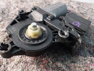 bontott VW GOLF PLUS Bal hátsó Ablakemelő Motor