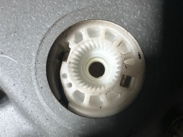 bontott VW GOLF PLUS Bal hátsó Ablakemelő Szerkezet (Elektromos)