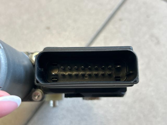 bontott VW GOLF PLUS Bal hátsó Ablaktörlő Motor