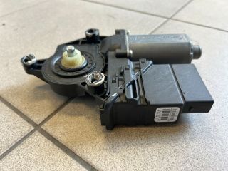 bontott VW GOLF PLUS Bal hátsó Ablaktörlő Motor