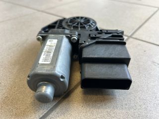 bontott VW GOLF PLUS Bal hátsó Ablaktörlő Motor