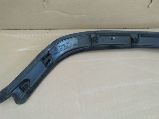 bontott VW GOLF PLUS Bal hátsó Ajtó Díszléc