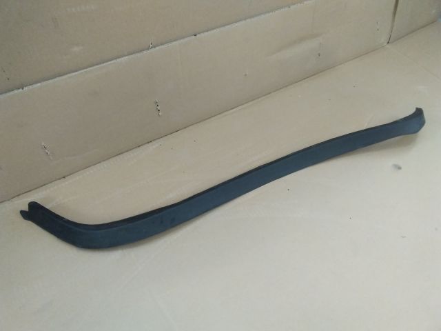 bontott VW GOLF PLUS Bal hátsó Ajtó Díszléc