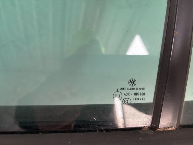 bontott VW GOLF PLUS Bal hátsó Ajtó (Részeivel)