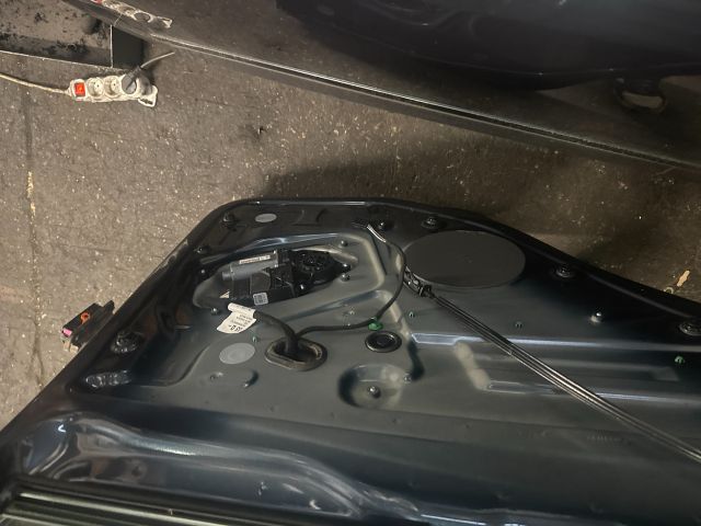 bontott VW GOLF PLUS Bal hátsó Ajtó (Részeivel)