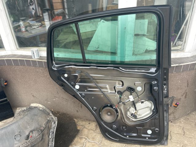 bontott VW GOLF PLUS Bal hátsó Ajtó (Üres lemez)