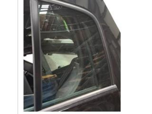 bontott VW GOLF PLUS Bal hátsó Fixüveg (Ajtóban)