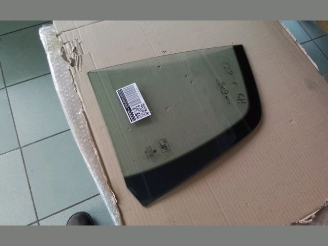 bontott VW GOLF PLUS Bal hátsó Fixüveg (Ajtóban)