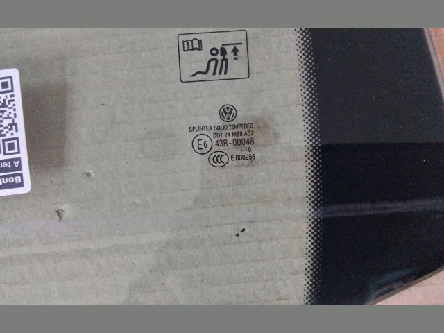 bontott VW GOLF PLUS Bal hátsó Fixüveg (Ajtóban)