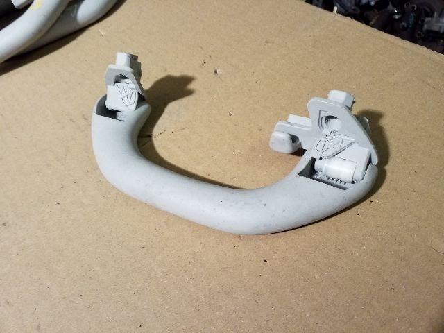 bontott VW GOLF PLUS Bal hátsó Kapaszkodó (Felső)