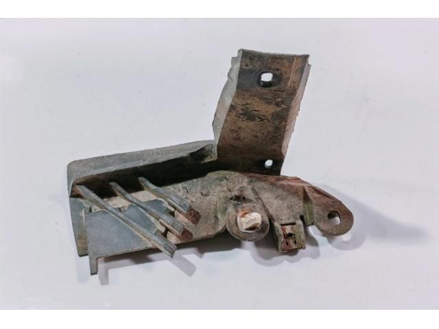 bontott VW GOLF PLUS Bal hátsó Sárvédő Gumi