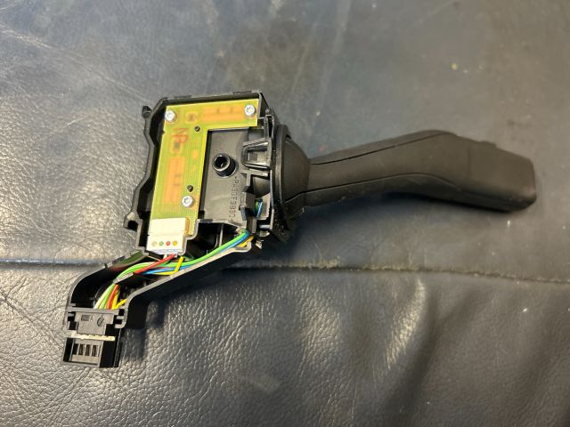 bontott VW GOLF PLUS Bal Kormánykapcsoló Irányjelző