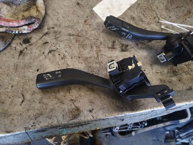 bontott VW GOLF PLUS Bal Kormánykapcsoló Irányjelző