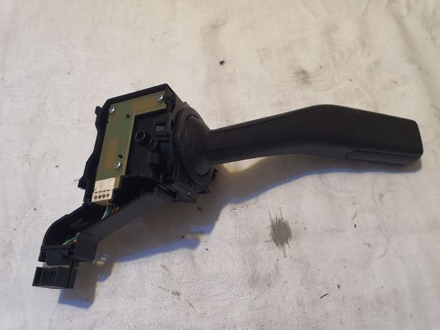 bontott VW GOLF PLUS Bal Kormánykapcsoló Irányjelző