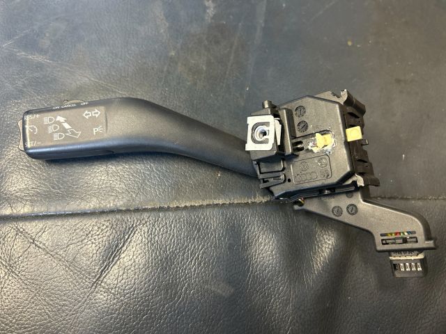 bontott VW GOLF PLUS Bal Kormánykapcsoló Irányjelző