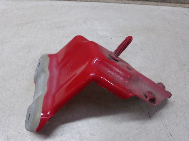 bontott VW GOLF PLUS Bal Sárvédő Oldaltartó