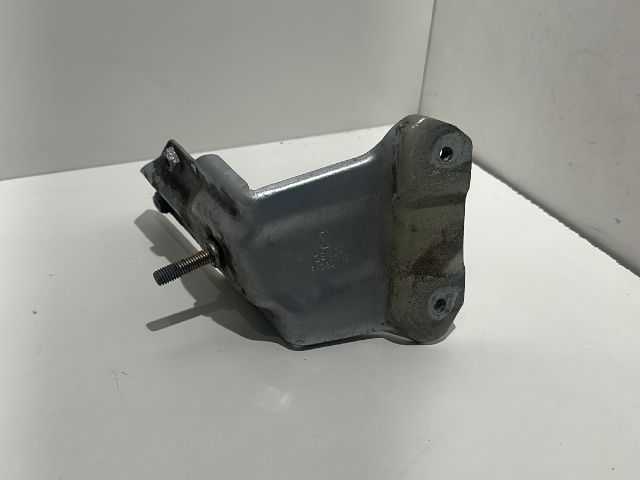 bontott VW GOLF PLUS Bal Sárvédő Oldaltartó