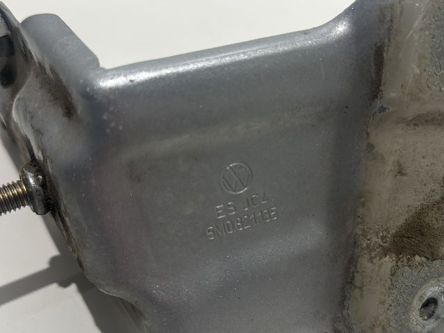 bontott VW GOLF PLUS Bal Sárvédő Oldaltartó