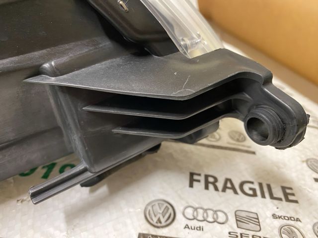 bontott VW GOLF PLUS Bal Xenon Fényszóró