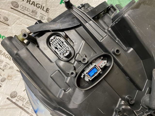 bontott VW GOLF PLUS Bal Xenon Fényszóró