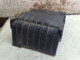 bontott VW GOLF PLUS Biztosítéktábla Fedél