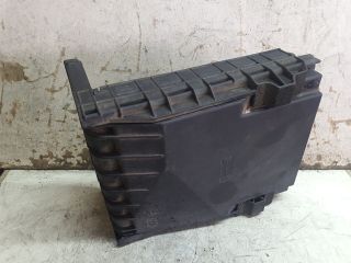 bontott VW GOLF PLUS Biztosítéktábla Fedél