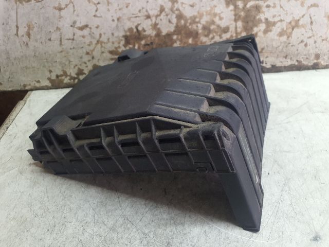 bontott VW GOLF PLUS Biztosítéktábla Fedél