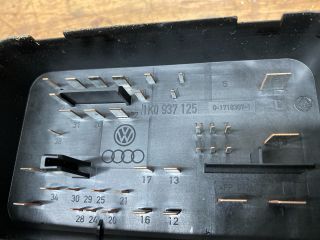 bontott VW GOLF PLUS Biztosítéktábla Utastér