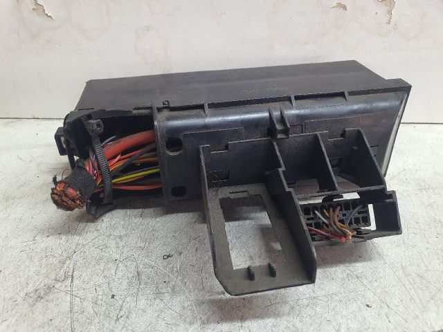 bontott VW GOLF PLUS Biztosítéktábla Utastér